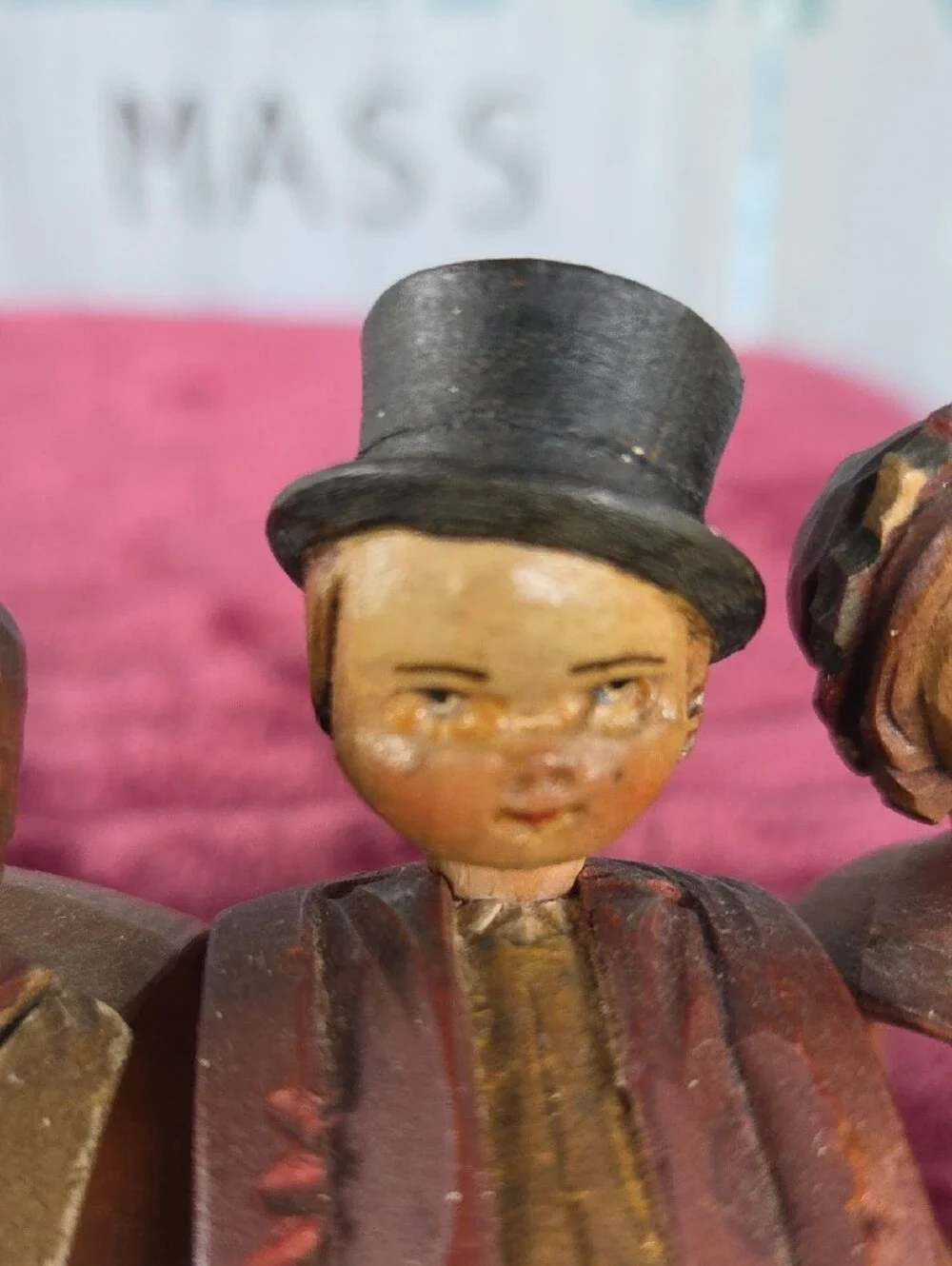Vintage Anri Style Folk Art Wooden Handcarved Bobble Head Napkin Rings Set Of 8